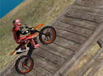 ビーチの建造物を走行するバランス系のバイクゲーム Moto Trials Beach 2